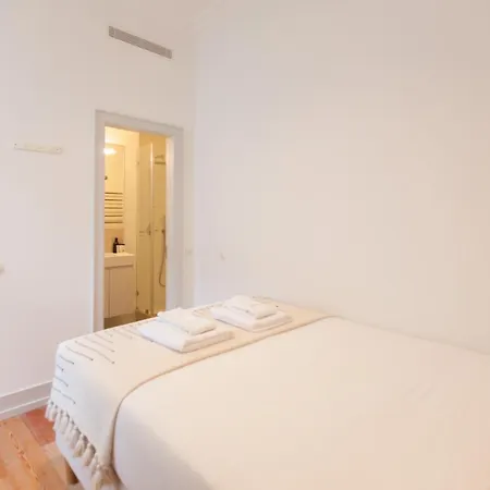 Apartment Flh Bacalhoeiros Spacious Lissabon