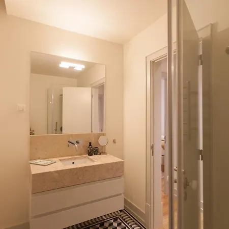 Flh Bacalhoeiros Spacious Daire